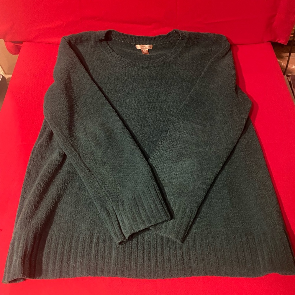 Woman’s White Stag 100% Polyester Forest Green Top